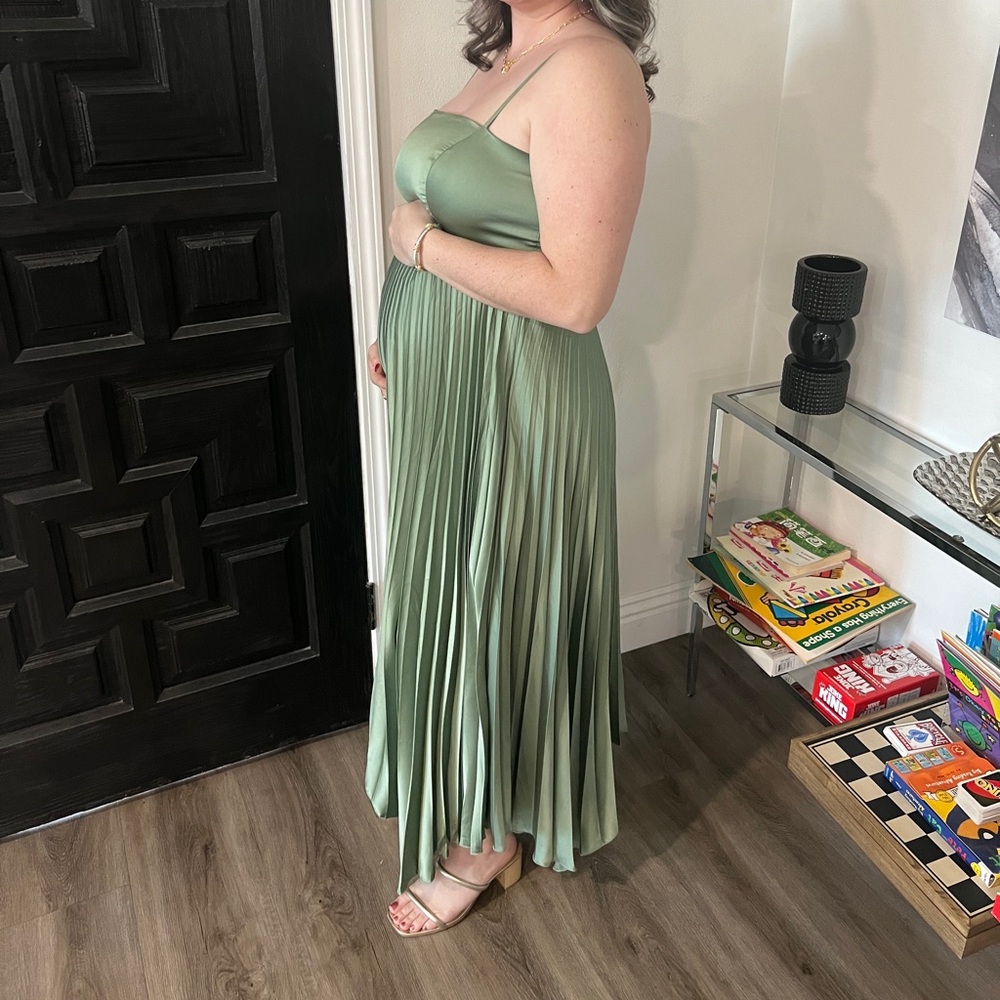 Abercrombie Giselle Clasp-Back Pleated Midi Dress